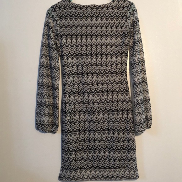 Fitted dress - Picture 1 of 5